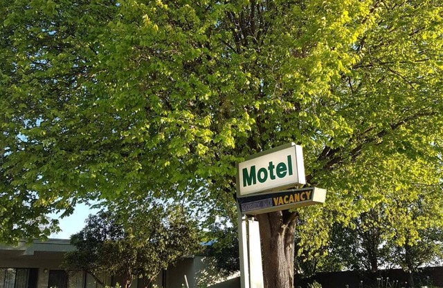Holbrook SKYE Motel