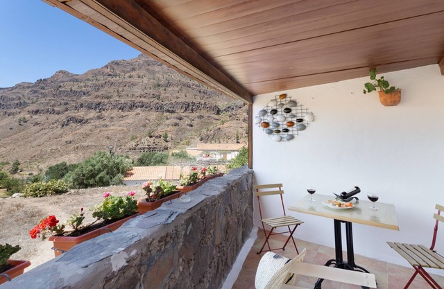 Casa de vacaciones 'Vv Casa Frasquita' con vistas a la montaña, terraza privada y Wi-Fi