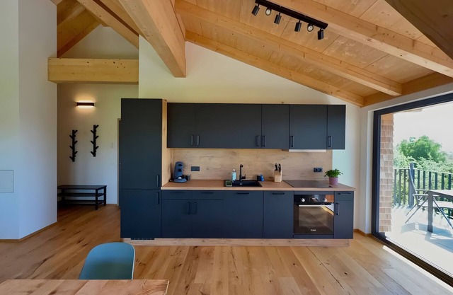 Apartamento vacacional 'Schwalbennest' con vistas a la montaña, balcón y Wi-Fi