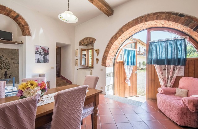 Apartamento vacacional 'Trilocale Carlotta' con piscina, jardín y Wi-Fi
