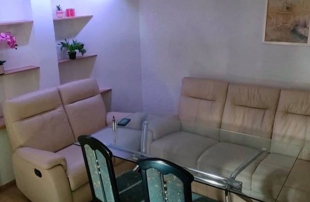 Apartamento vacacional 'Peter' Cerca de la Ciudad Vieja con wifi