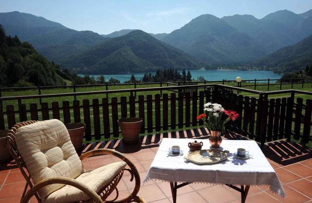 Apartamento vacacional con una maravillosa vista al lago