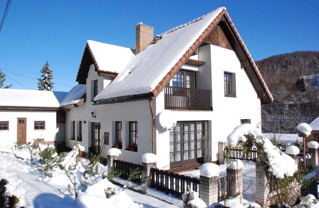 Holiday apartment with outdoor swimming pool and garden