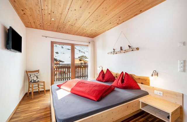 Apartamento vacacional "Enzian" en una granja de montaña con balcón, jardín y sauna