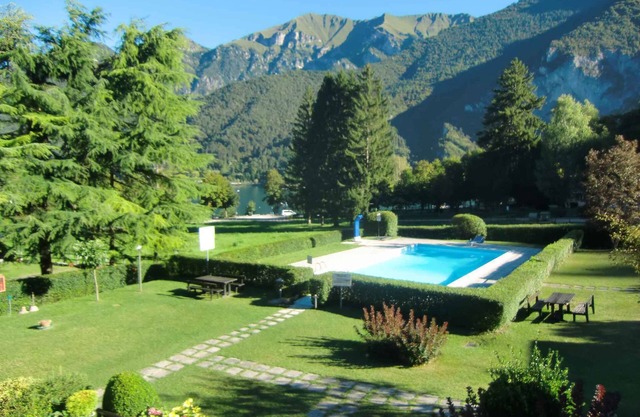 Apartamento vacacional con piscina exterior