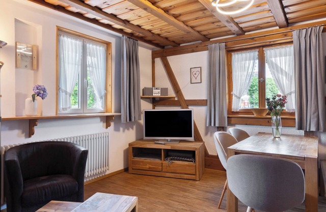 Apartamento vacacional "Schwalbennest" con jardín comunitario, balcón y Wi-Fi
