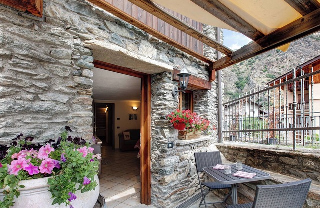 Apartamento vacacional "Maison Godioz - 1" con vistas a la montaña, terraza compartida y Wi-Fi