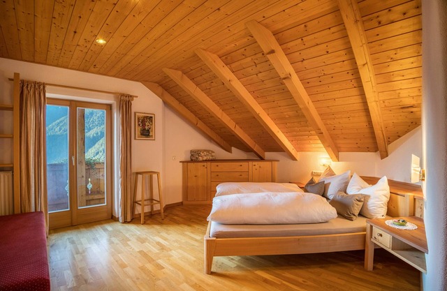 Apartamento vacacional "Adult Only Wasserfall Tschorn" con vistas a la montaña, balcón y Wi-Fi