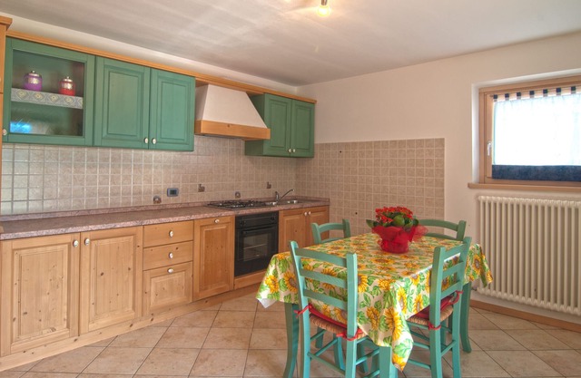 Apartamento vacacional Agritur Agribaldo Lavanda con vistas a la montaña, terraza y Wi-Fi