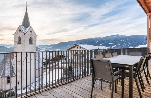 Apartamento vacacional "Anger Living Langkofel" con vistas a la montaña, jardín y Wi-Fi