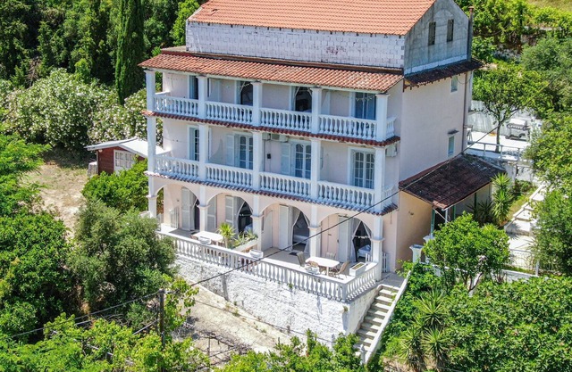 Apartamento vacacional "Ariel Studio 1" con balcón, terraza compartida y Wi-Fi