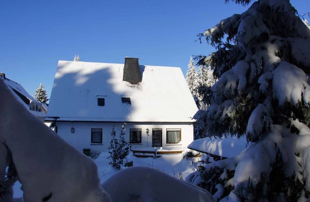 Apartamento vacacional cuna y silla alta en Winterberg-Altastenberg