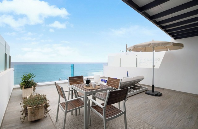 Apartamento vacacional "Callao Beach 8" con vistas al mar, terraza y Wi-Fi