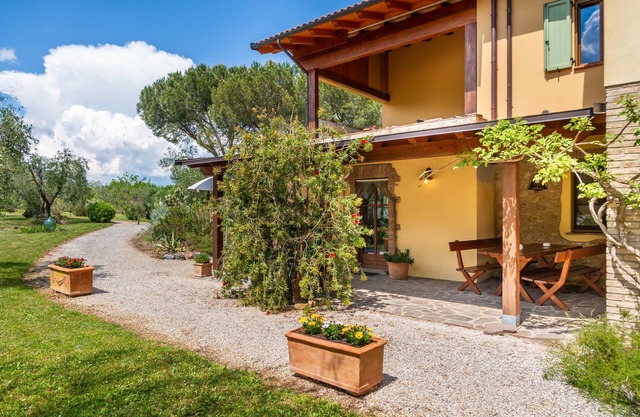 Apartamento vacacional "Casa Le Basse - Vetulonia" con terraza privada, jardín compartido y Wi-Fi