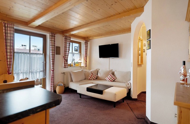 Apartamento vacacional 'Huttenberg' con vistas a la montaña, terraza privada y Wi-Fi