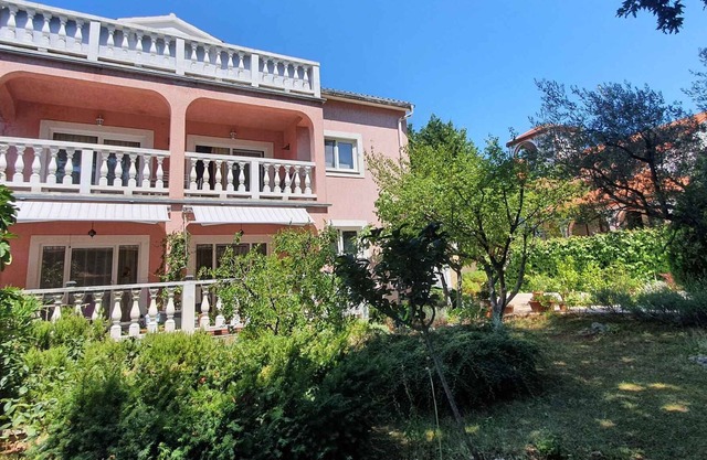 Apartamento vacacional para un máximo de 8 personas en una zona tranquila