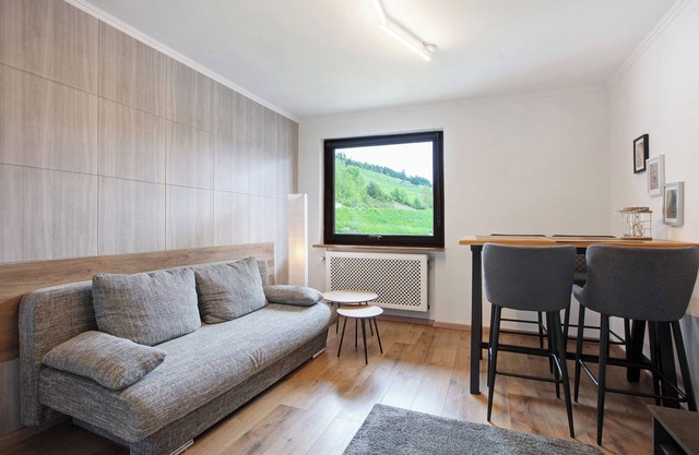 Apartamento vacacional 'Heidi' solo para adultos, con vistas a la montaña y terraza privada