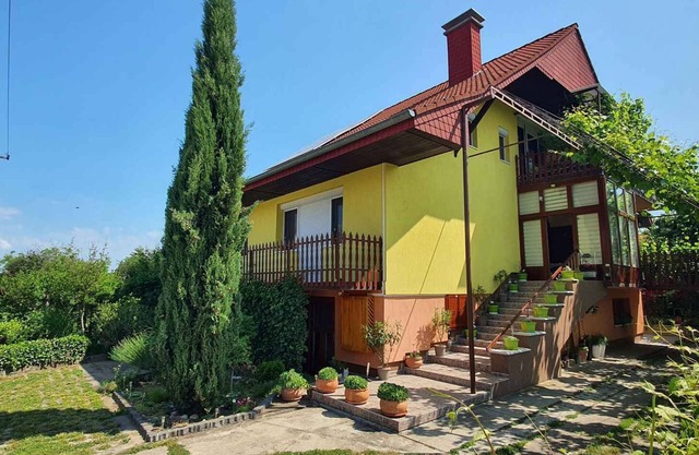 Apartamento vacacional con jardín, barbacoa y acceso a internet