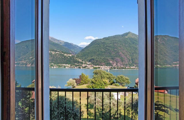 Apartamento vacacional 'Il Casale di Marnino' con vistas al lago,2 terrazas y Wi-Fi