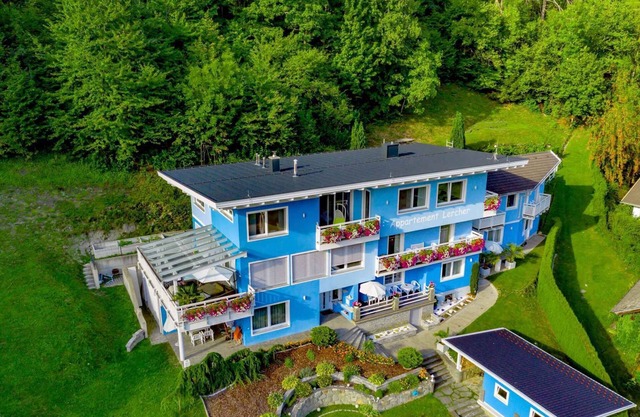 Apartamento vacacional en una ladera tranquila y soleada