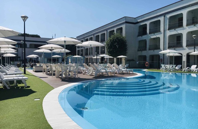Apartamento vacacional en un complejo con piscina
