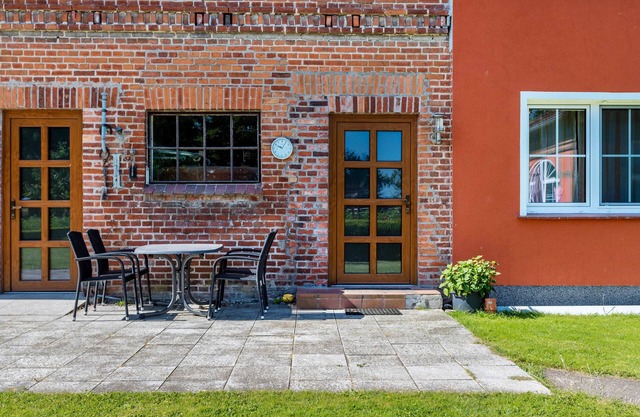 Apartamento vacacional 'Kranichnest' con terraza privada, jardín privado y Wi-Fi