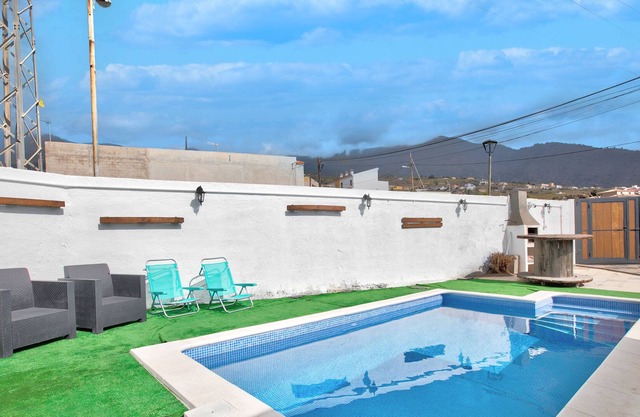 Apartamento vacacional "La Torre De Malpaís" con vistas al mar, piscina privada y Wi-Fi