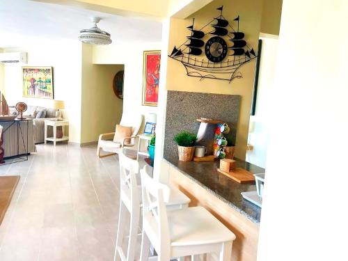 Holiday Apartment Lovely Riviera Colonial 06