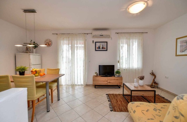 Apartamento vacacional con terraza de 30 m² y vista al mar