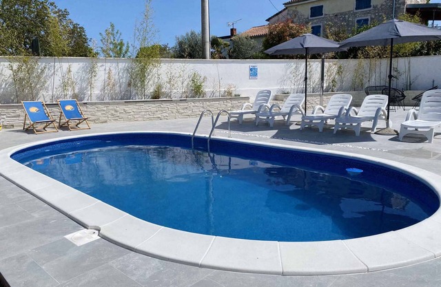 Apartamento vacacional con aire acondicionado y piscina
