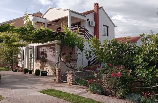 Apartamento vacacional con terraza de 25 metros cuadrados