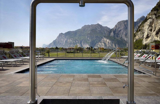 Apartamento vacacional Cerca del lago, con balcón y estacionamiento.