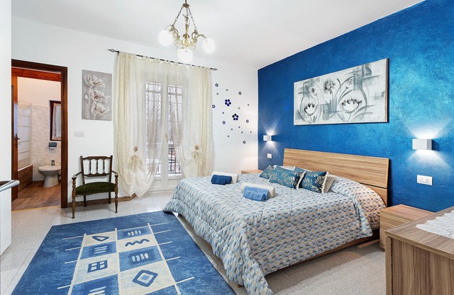Apartamento vacacional "Nel Blu Dipinto Di Blu" con vistas a la montaña, jardín privado y balcón