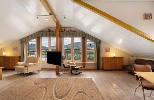 Apartamento vacacional 'Panoramablick' con sauna, vistas a la montaña, terraza privada y Wi-Fi