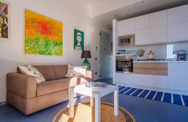 Apartamento vacacional SoleLuna con vistas al mar, terraza y Wi-Fi