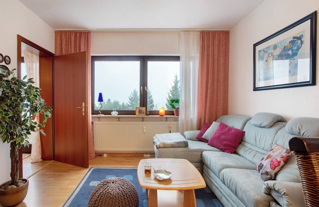 Apartamento vacacional 'Schönblick' con vistas a la montaña, terraza privada y Wi-Fi