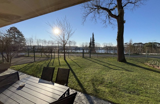 Apartamento vacacional 'Seerose' con vistas al lago, terraza privada y Wi-Fi