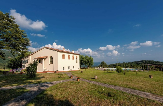 Holiday Apartment Tuscany, Ancient Farm, Nature, Swimming Pool, 7 Guests
