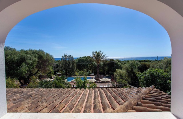 "Villa Mula 4" con vistas al mar, Wi-Fi, terraza y piscina compartida; aparcamiento disponible
