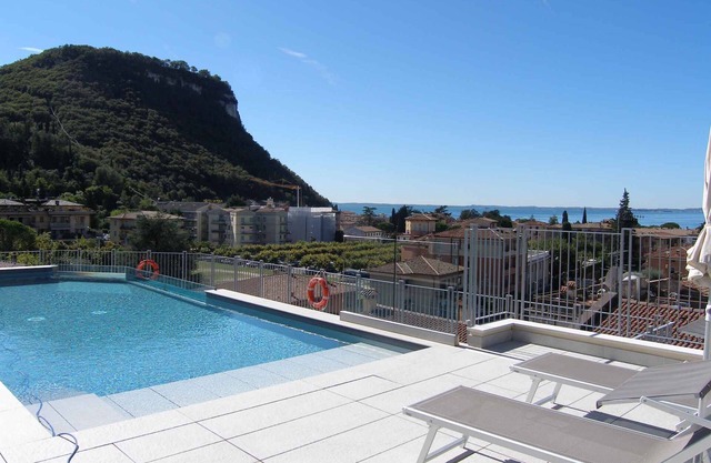 Apartamento vacacional con piscina en la azotea