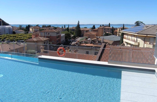 Apartamento vacacional con piscina en la azotea