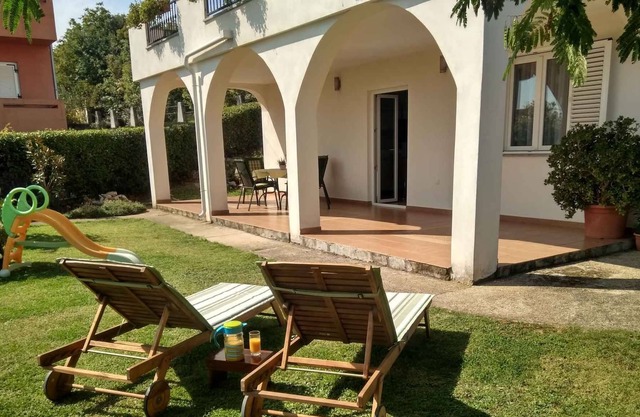 Apartamento vacacional con aire acondicionado y terraza
