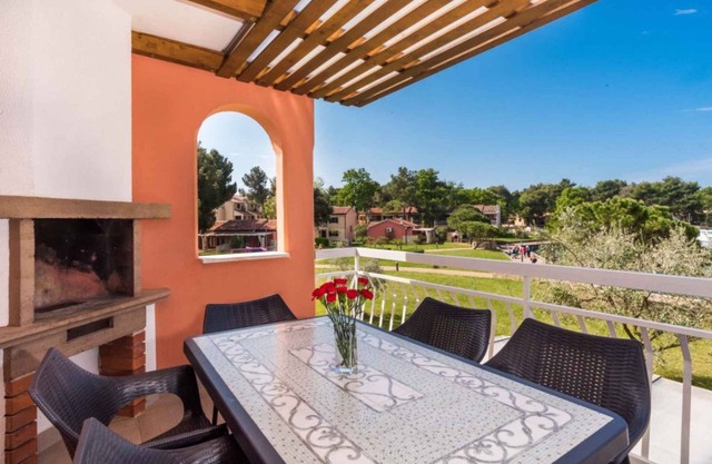 Apartamento vacacional con una piscina al aire libre en el complejo