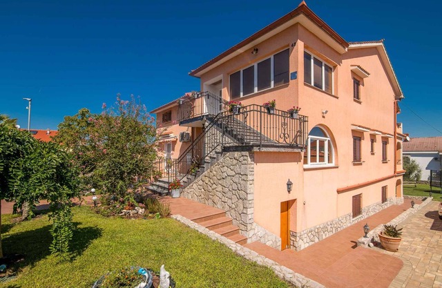 Apartamento vacacional con balcón