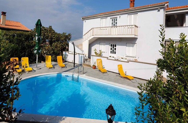 Apartamento vacacional con el uso de la piscina
