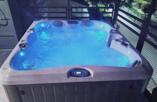 Holiday apartment with jacuzzi