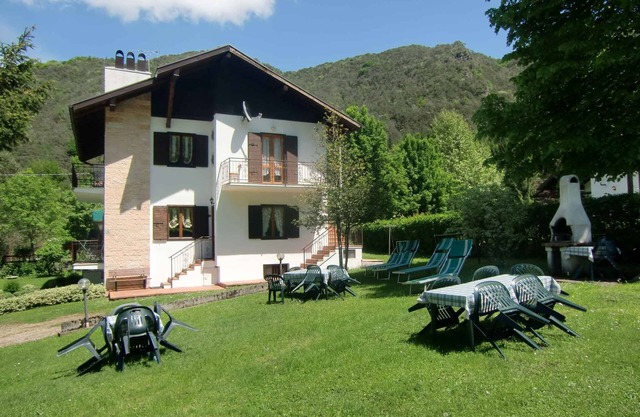 Apartamento vacacional con gran jardín comunitario