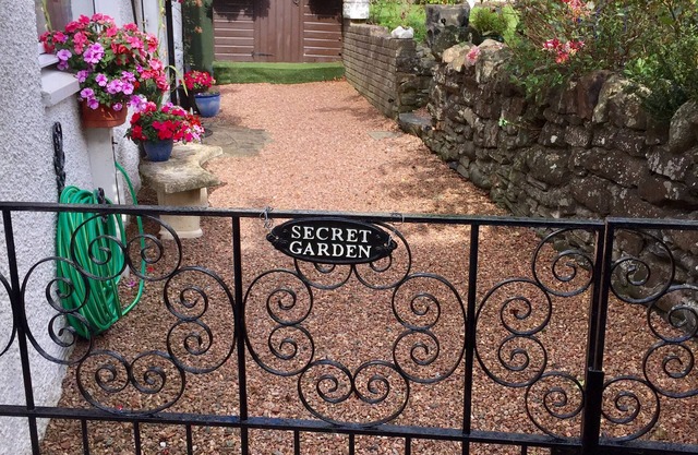 Holiday Cottage Crieff - Capacidad para 6 personas, hermoso oasis de campo!