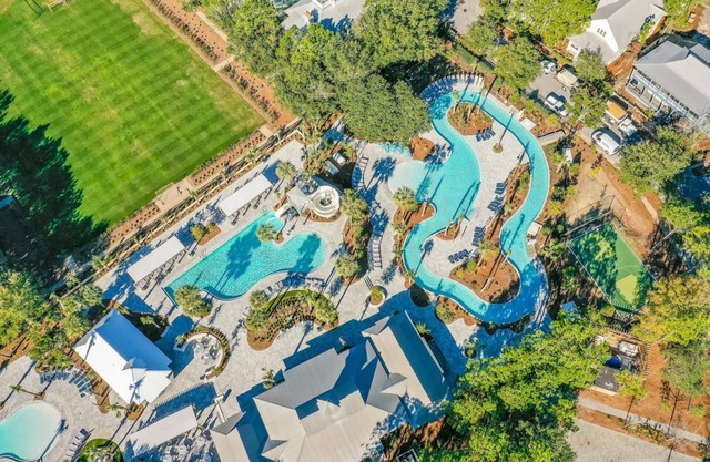 Summer Dates Available! Location! Location! Location! Golf Cart! Private Pool!