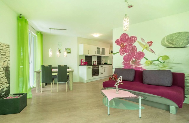Apartamento vacacional "Orchidee" con gran terraza con vistas al lago, barbacoa, Wi-Fi y televisión